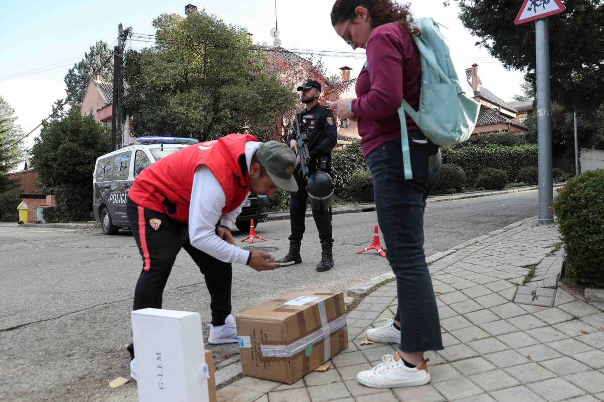 Ισπανία: Ματωμένο πακέτο έφτασε και στην πρεσβεία της Ουκρανίας στη Μαδρίτη