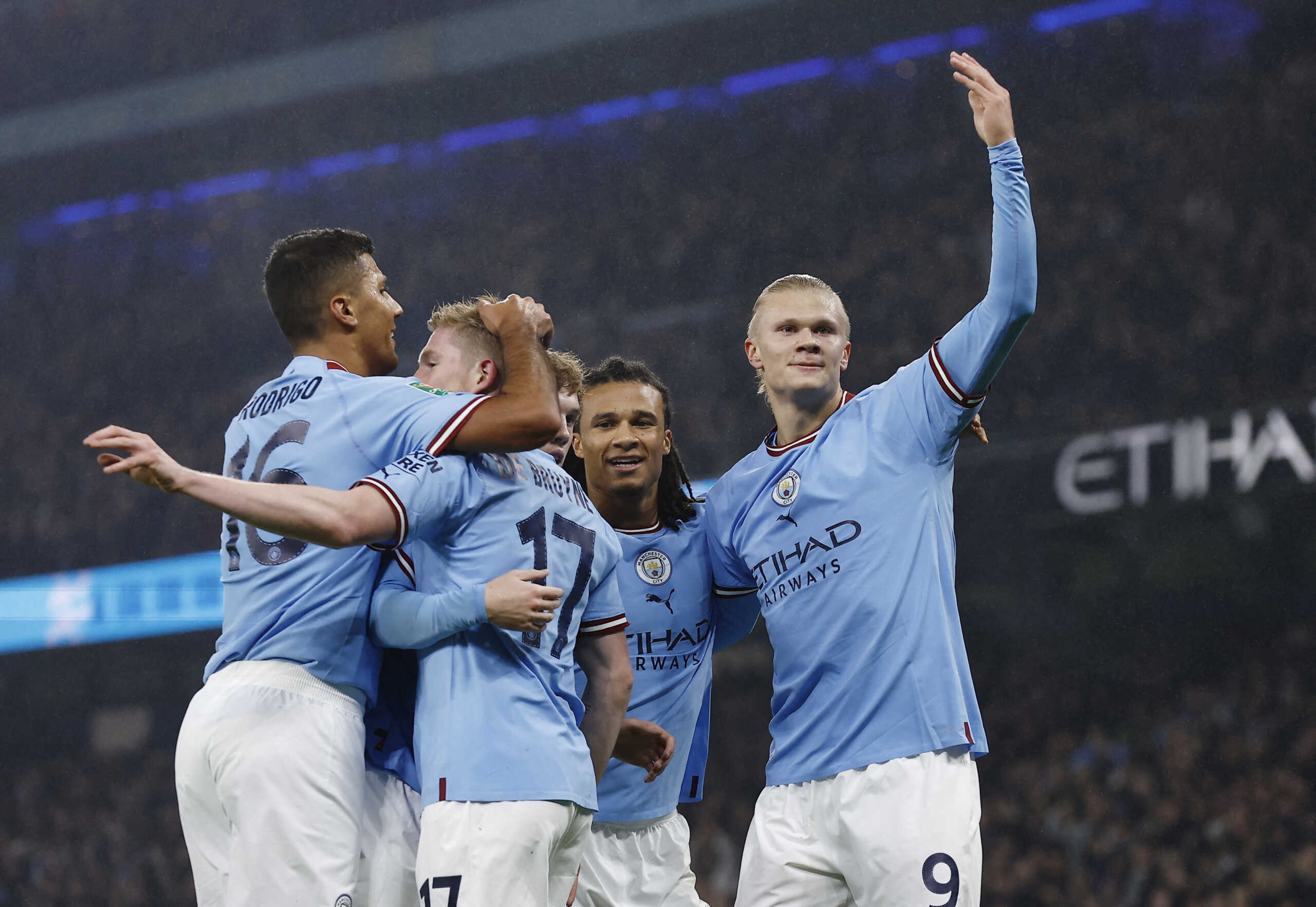 Soccer Football - Carabao Cup - Round of 16 - Manchester City v Liverpool - Etihad Stadium, Manchester, Britain - December 22, 2022 Manchester City's Erling Braut Haaland celebrates scoring their first goal with teammates Action Images via Reuters