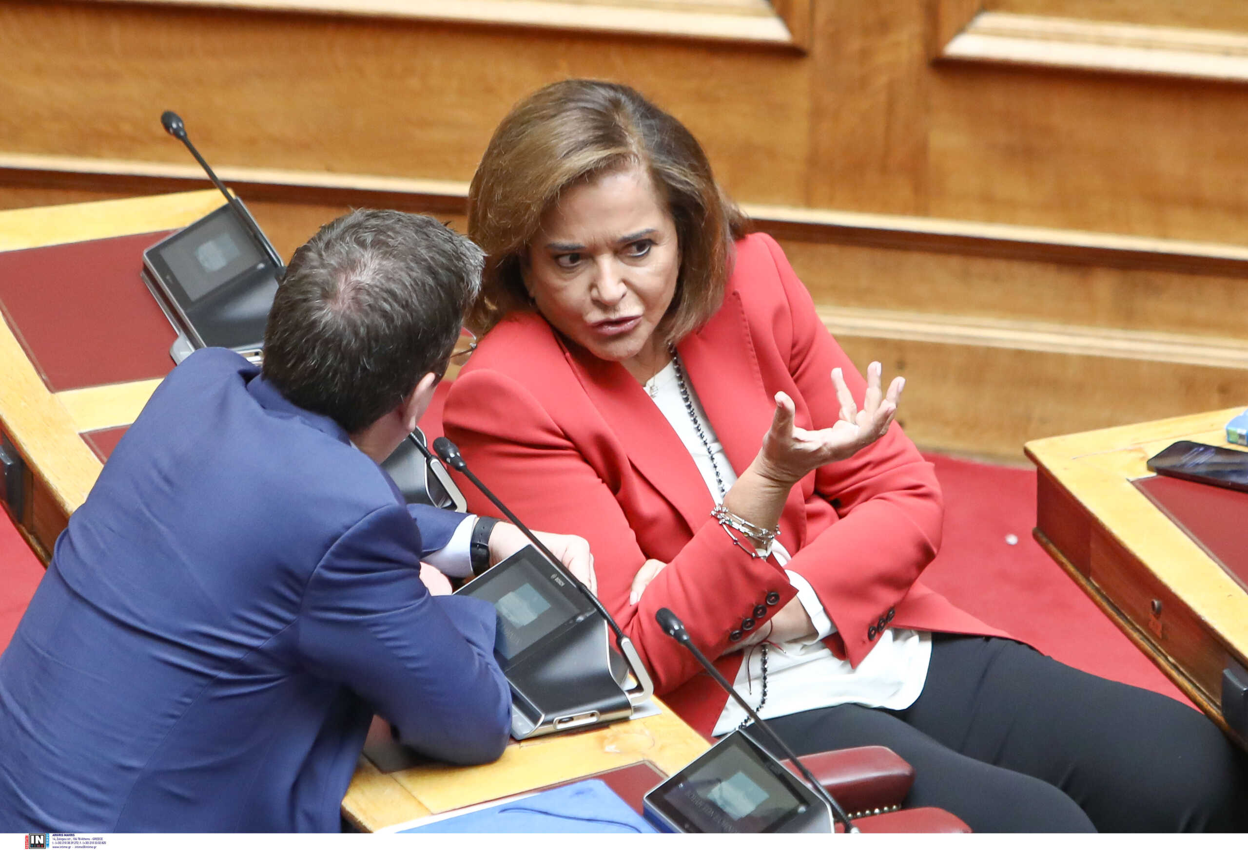 Ντόρα Μπακογιάννη: Γι’ αυτό δεν ανακάμπτει ο ΣΥΡΙΖΑ – Είπε ο Μητσοτάκης στον αστυνομικό «βγάλε πιστόλι»;