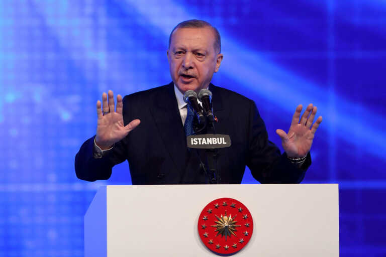 Politico κατά Ερντογάν: «Σχεδιάζει πολέμους και καταστολή για να σώσει το τομάρι του»