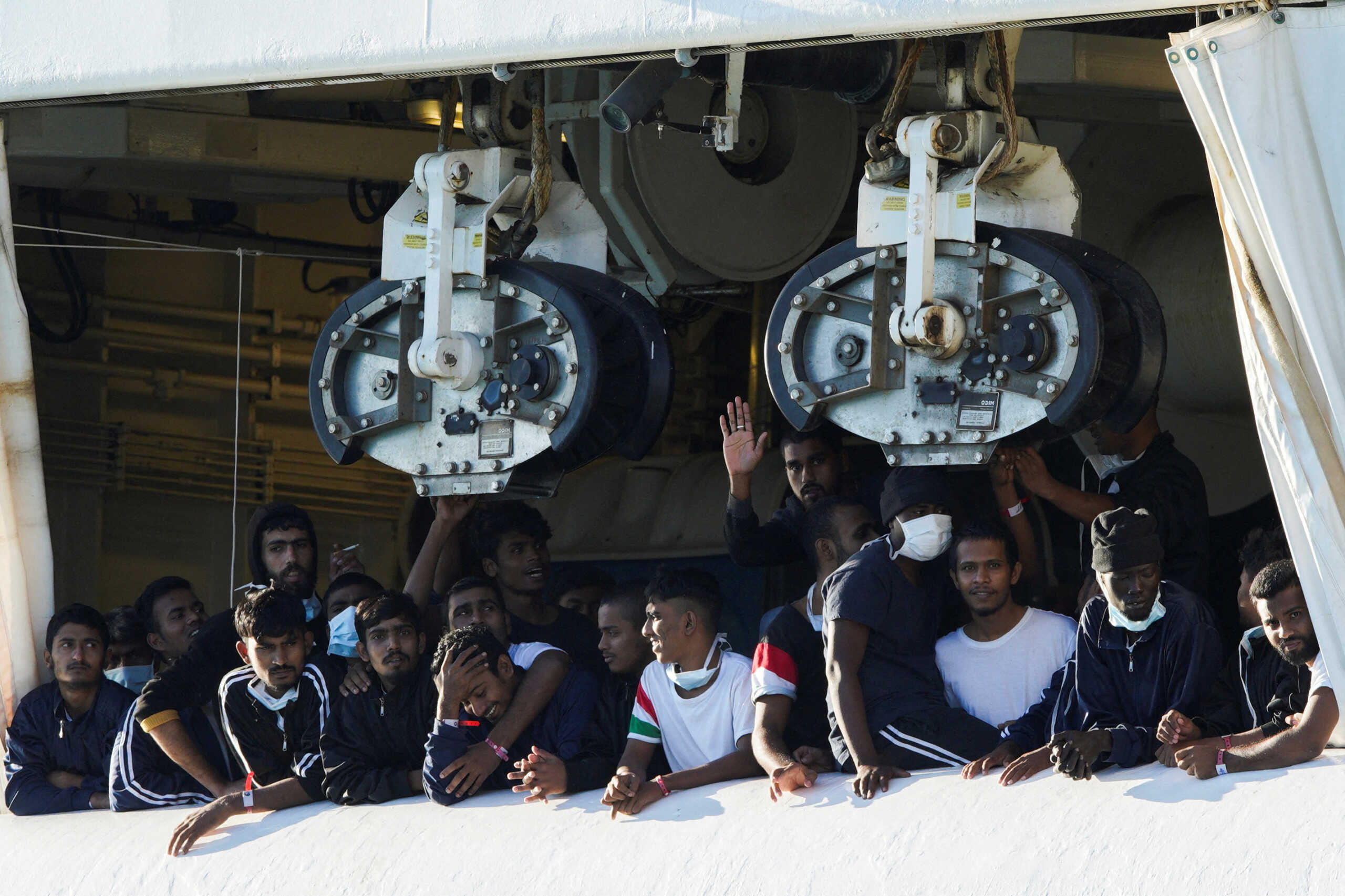 Μετανάστρια γέννησε πάνω στο πλοίο των Γιατρών Χωρίς Σύνορα αφού την έσωσαν από τη Μεσόγειο