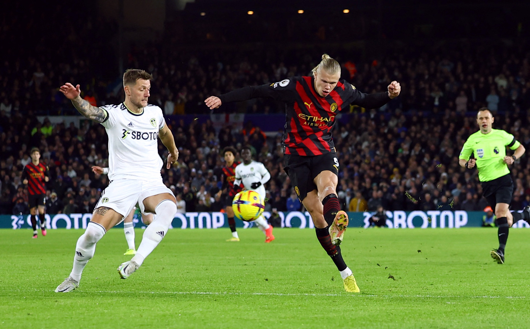 Soccer Football - Premier League - Leeds United v Manchester City - Elland Road, Leeds, Britain - December 28, 2022  Manchester City's Erling Braut Haaland shoots at goal REUTERS