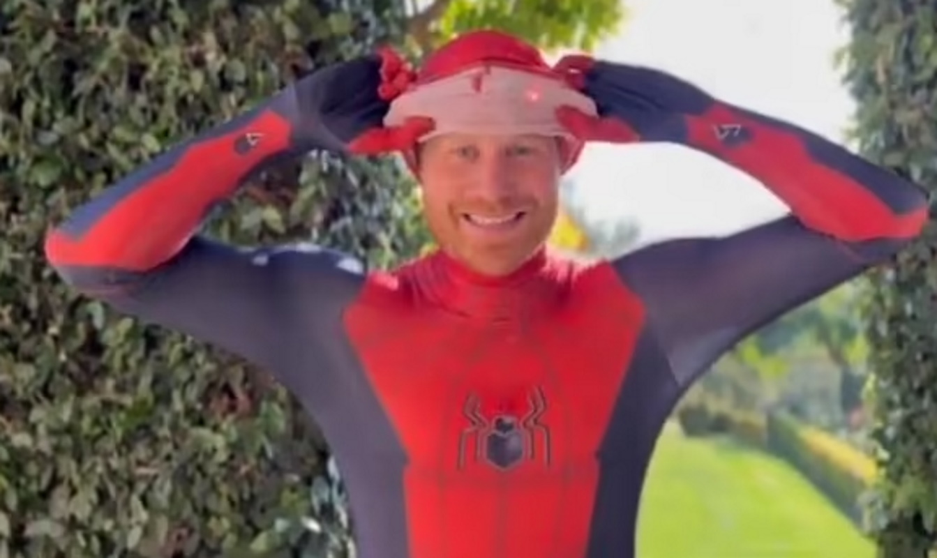 Ο πρίγκιπας Χάρι ντύθηκε Spider – Man για καλό σκοπό