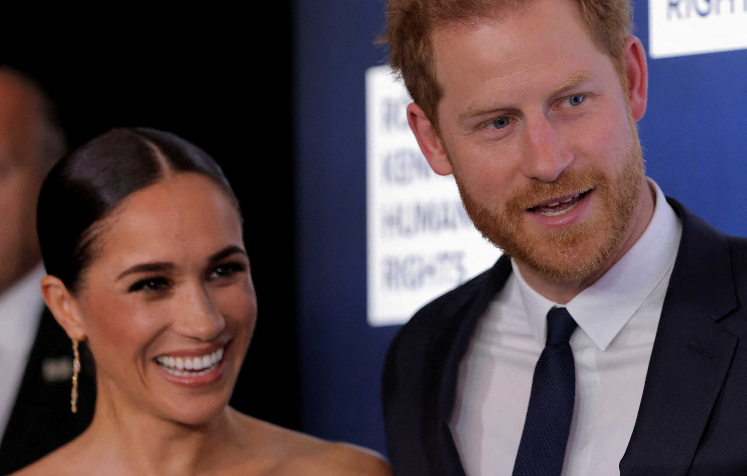 Harry & Meghan: Παμπ στη Βρετανία σερβίρει την «Πικρή Μπύρα του Χάρι» ως απάντηση στο ντοκιμαντέρ