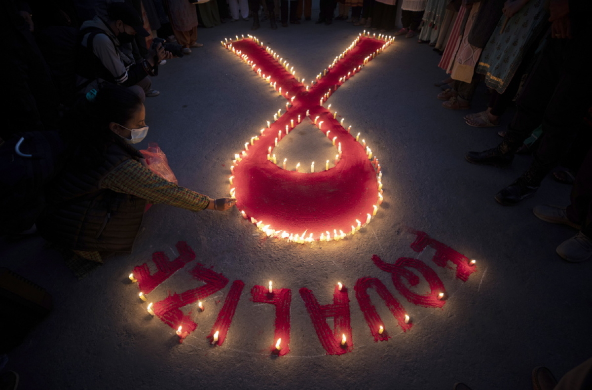 Παγκόσμια Ημέρα AIDS: Μειώθηκαν τα κρούσματα στην Ελλάδα – Ραγδαία αύξηση παγκοσμίως