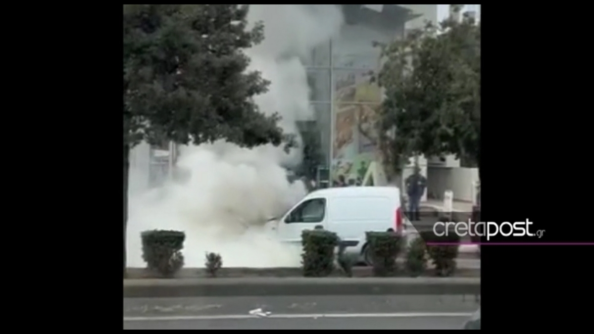 Κρήτη: Φωτιά σε αυτοκίνητο σε κεντρικό δρόμο του Ηρακλείου