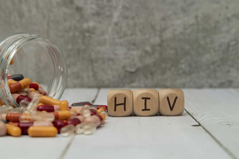 Δημιουργείται Εθνικό Μητρώο ασθενών με HIV - Στη συνταγογράφηση τα αντιρετροϊκά φάρμακα