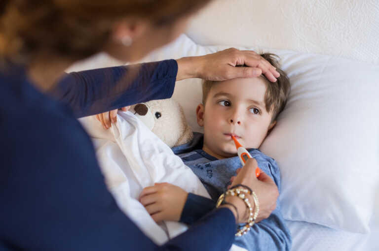 «Αρκτούρος»: Τα συμπτώματα που παρουσιάζει στα παιδιά η νέα υποπαραλλαγή της Όμικρον