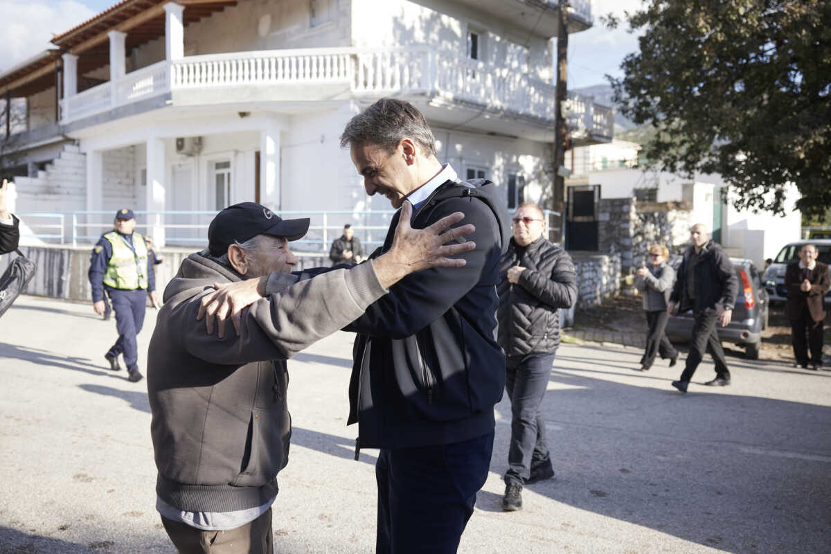 Κυριάκος Μητσοτάκης: Στην Λειβαδιά της Βορείου Ηπείρου ο πρωθυπουργός  – Τι είπε για την ΑΟΖ