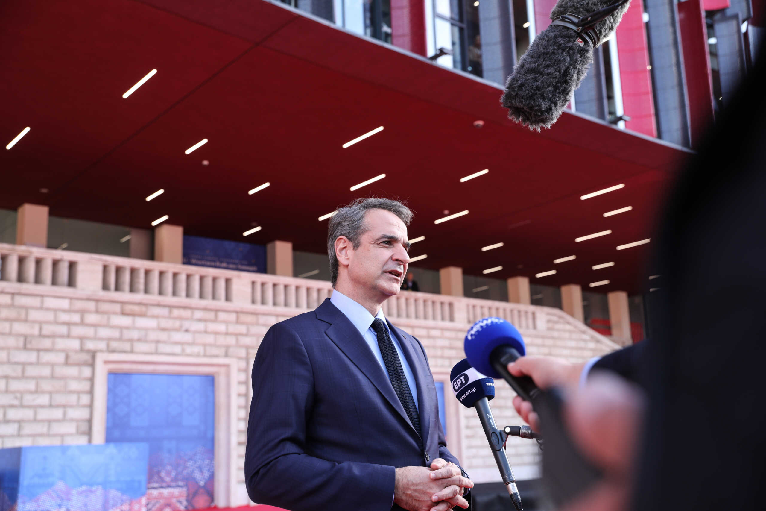 Ιστορική επίσκεψη Μητσοτάκη στα χωριά της ελληνικής μειονότητας στην Αλβανία στον απόηχο της αλβανικής κακοφωνίας