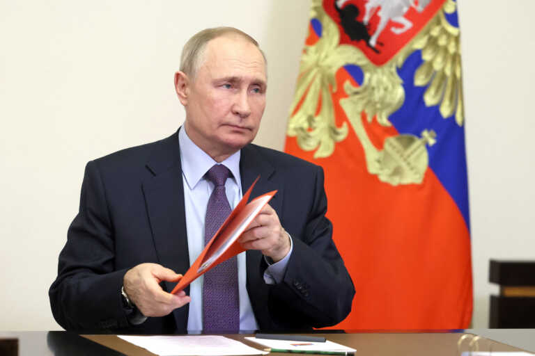 «Καμία διπλωματική λύση στον πόλεμο στην Ουκρανία όσο είναι ο Βλαντιμίρ Πούτιν στην εξουσία»