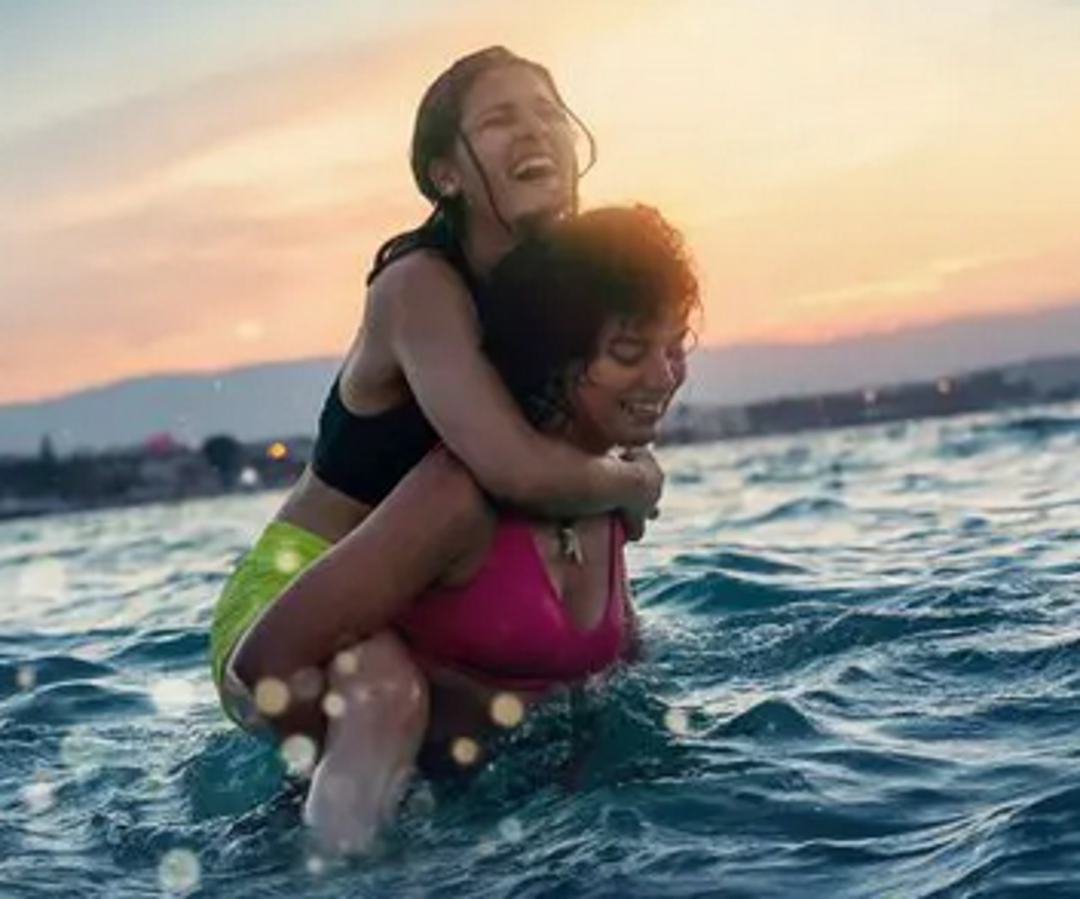 Λέσβος: Ταινία στο Netflix η ζωή της κολυμβήτριας που έσωσε πρόσφυγες και κατέληξε σε ελληνική φυλακή
