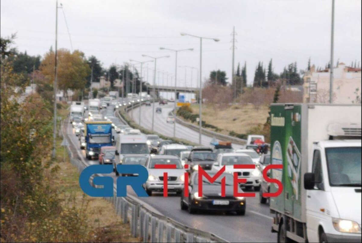 Θεσσαλονίκη: Τροχαίο – καραμπόλα με 6 οχήματα στην Περιφερειακή Οδό