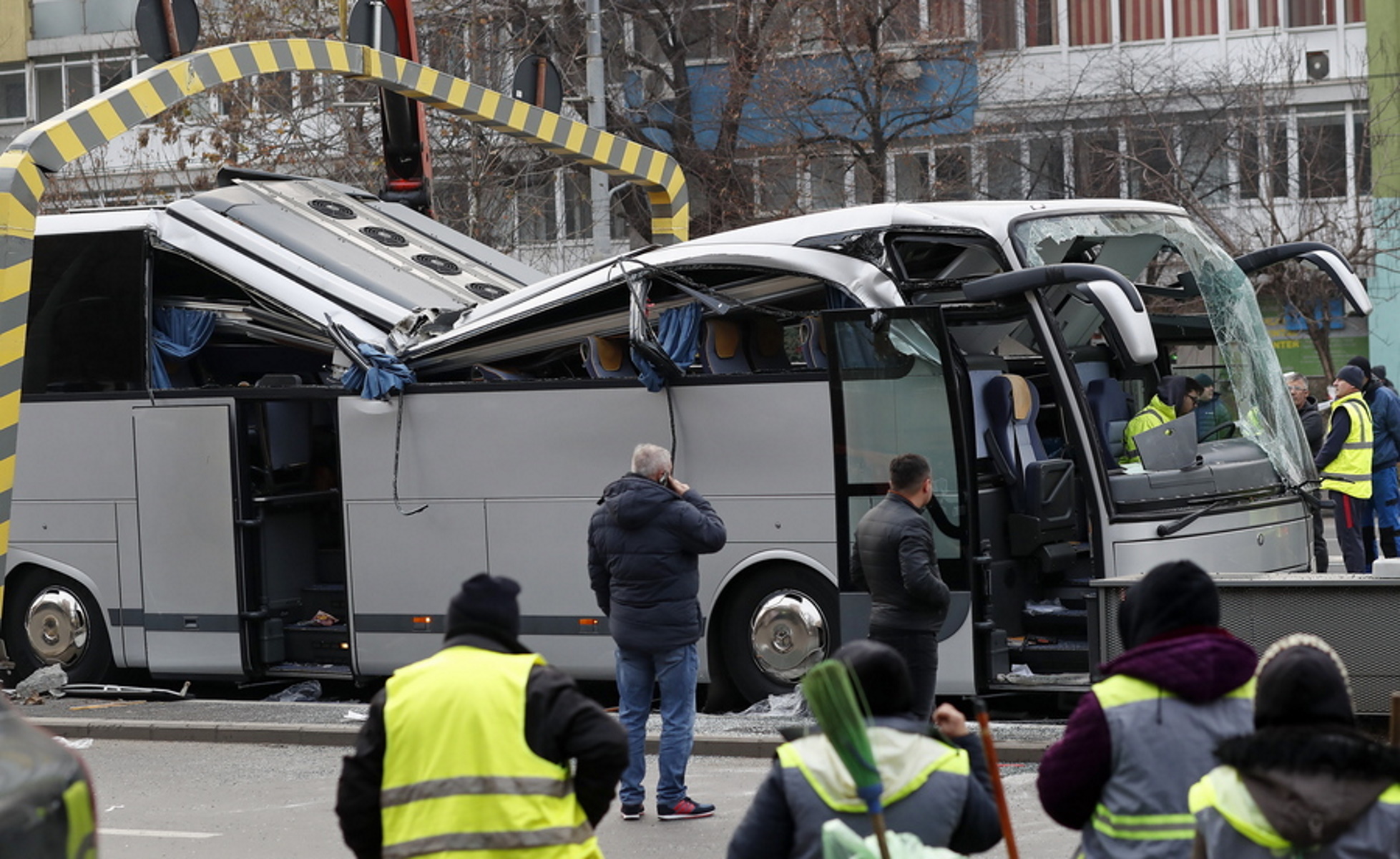 Τροχαίο με Έλληνες στην Ρουμανία: «Είπα πως δε θα βγει κανείς ζωντανός» λέει ο οδηγός του λεωφορείου