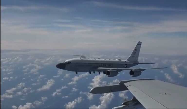 Τρομακτικό βίντεο από την παραλίγο σύγκρουση δυο αεροσκαφών της Κίνας και των ΗΠΑ στον αέρα