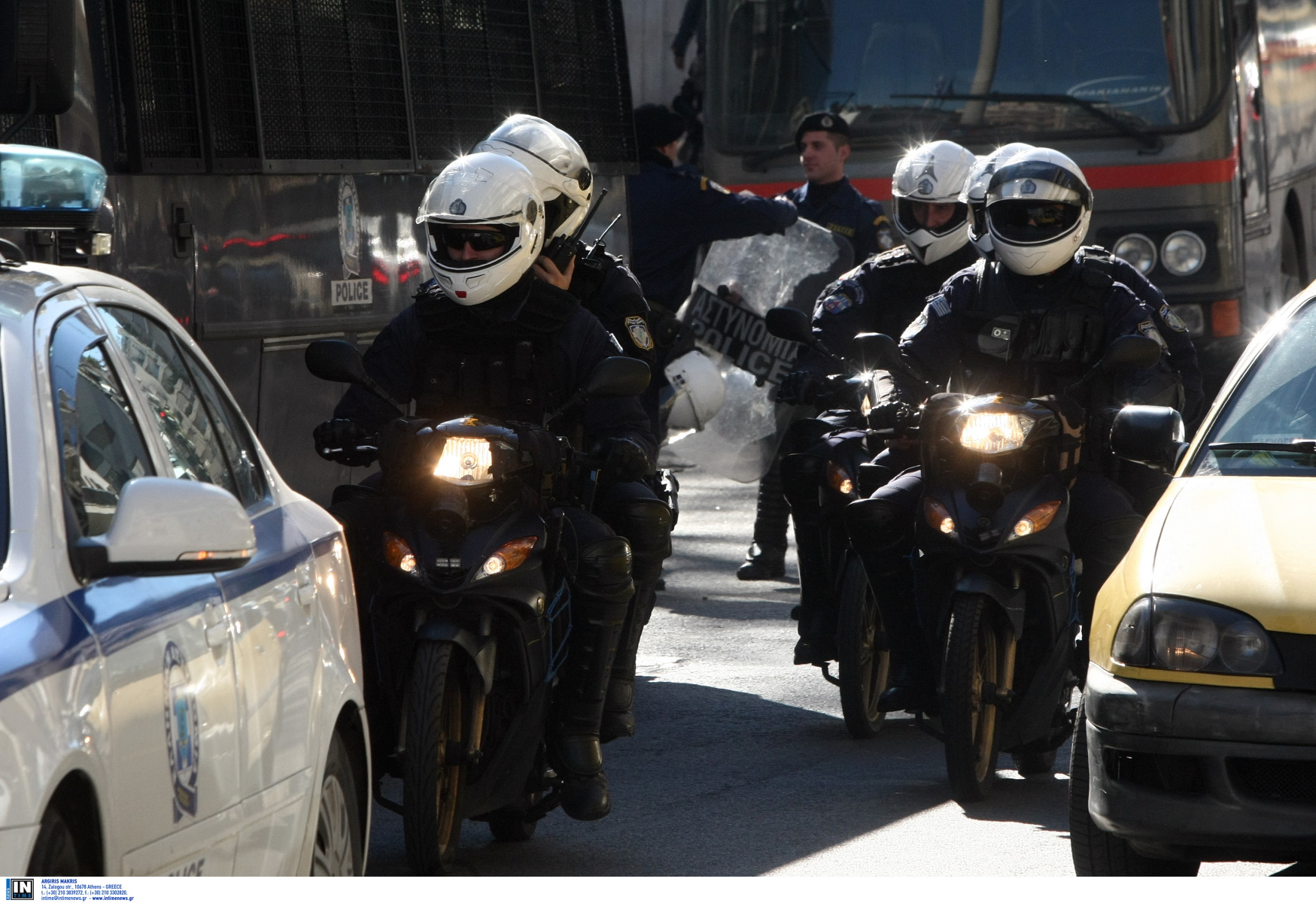 Ψυχικό: Διαρρήκτες εμβόλισαν μηχανή της ΔΙΑΣ – Τραυματίστηκε αστυνομικός