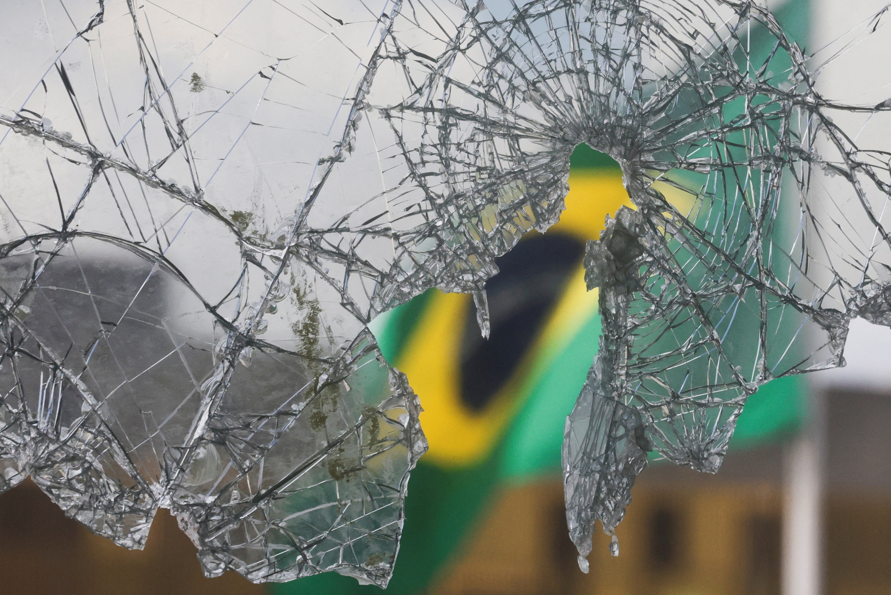 Βραζιλία: Νέο κάλεσμα για ταραχές από οπαδούς του Μπολσονάρο – Δικαστική εντολή να επέμβει η αστυνομία