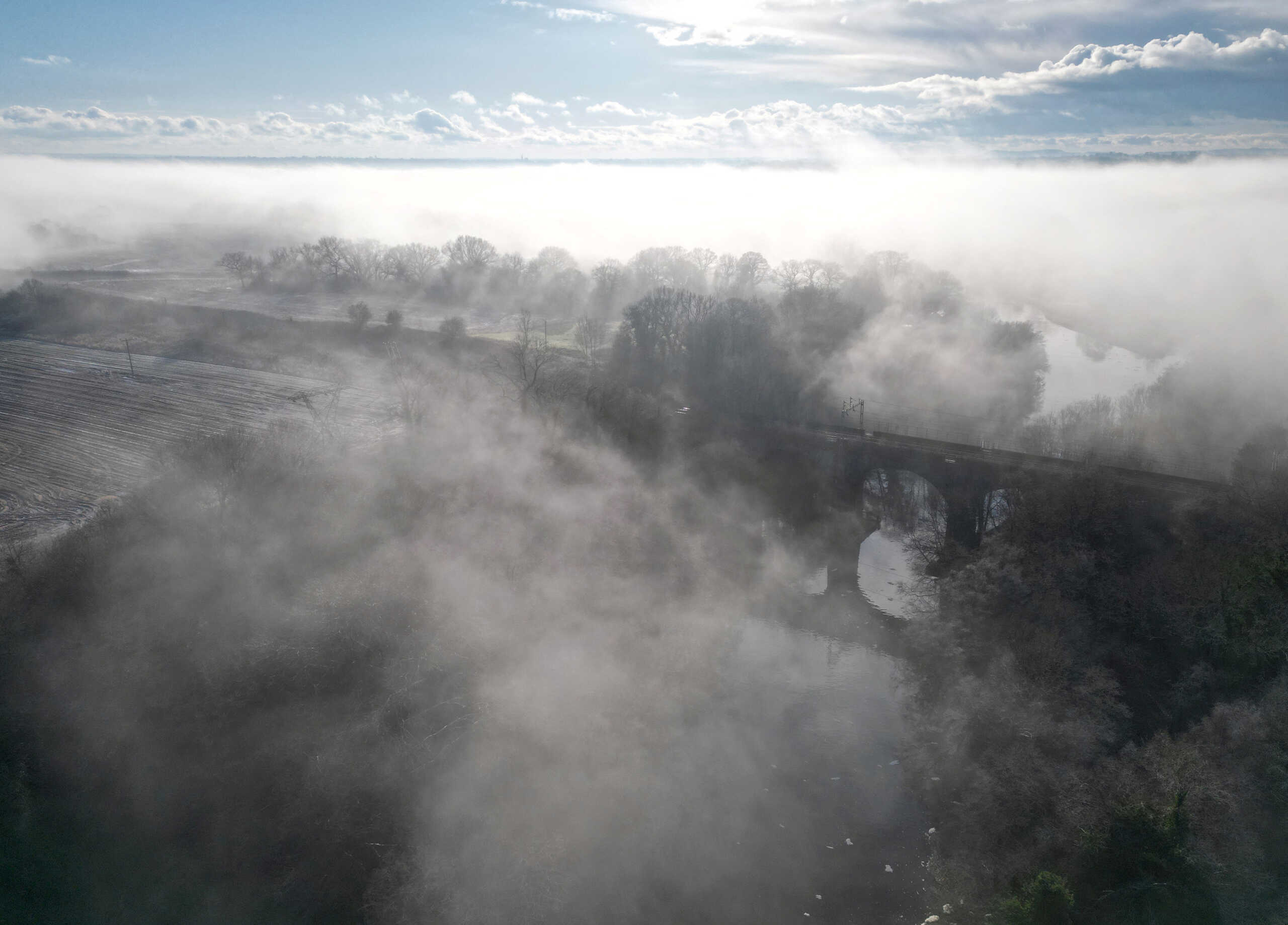 Βρετανία: Πολικές θερμοκρασίες και ομίχλη ακυρώνουν εκατοντάδες πτήσεις στο Χίθροου