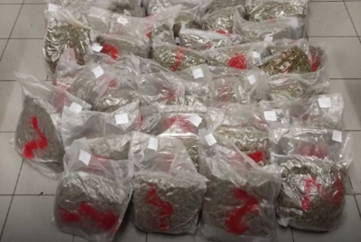 Φλώρινα: Μετέφεραν 64,5 κιλά κάνναβης με ταξιδιωτικούς σάκους – Το μπλόκο, τα αυτοκίνητα και οι συλλήψεις