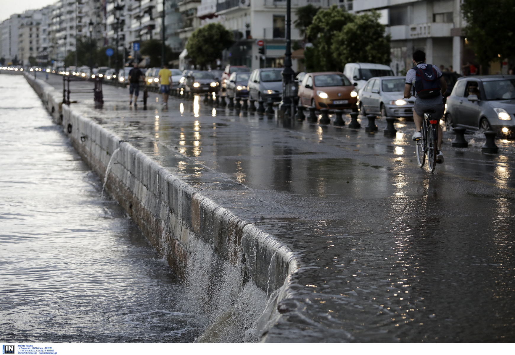 Καιρός σήμερα: Πέφτει η θερμοκρασία – Πού θα βρέχει