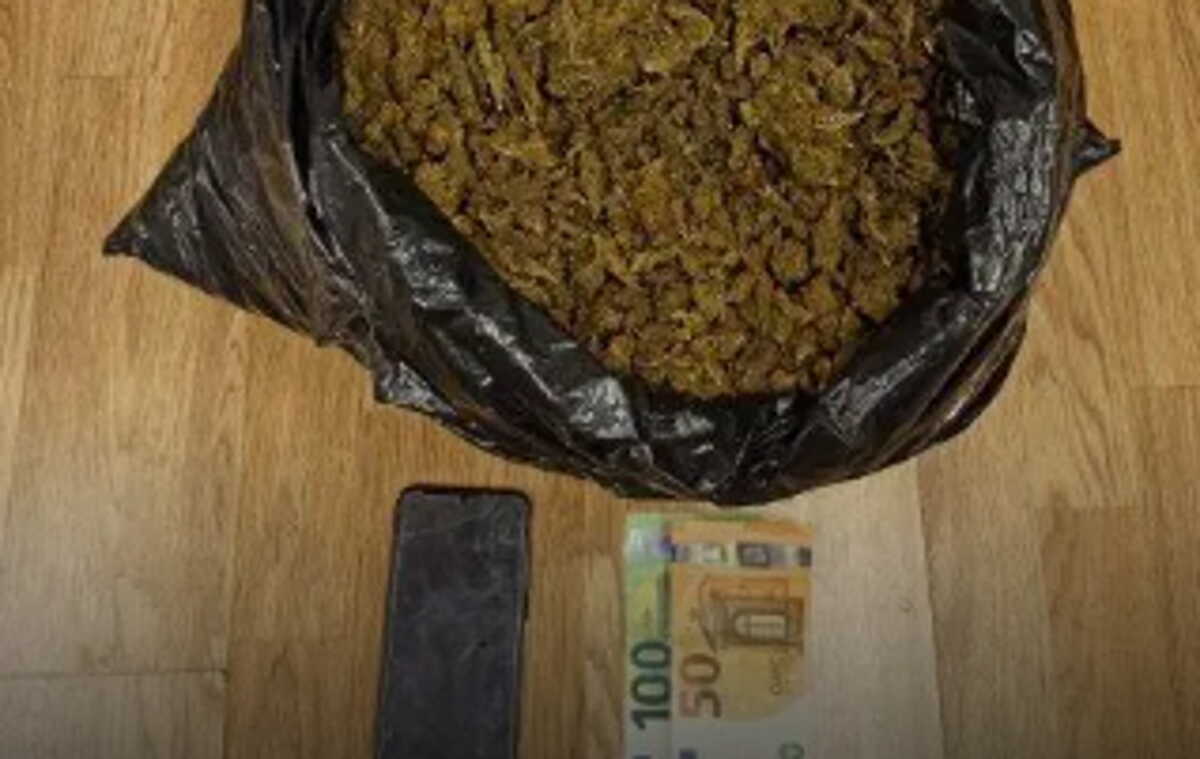 Ηράκλειο: Τον «τσάκωσαν» με κοκαΐνη, κάνναβη, αναβολικά και πάνω από 14.000 ευρώ