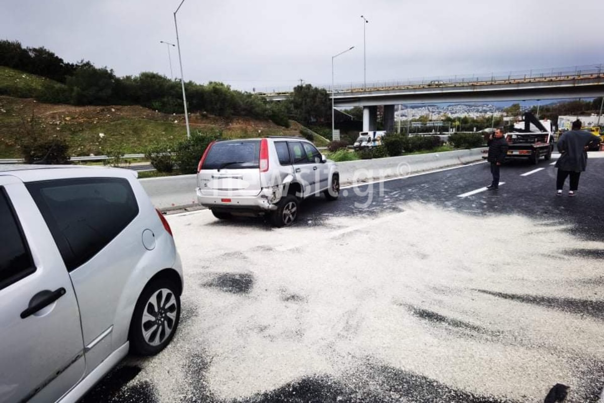 Καραμπόλα με 8 αυτοκίνητα στη Λεωφόρο Κατεχάκη