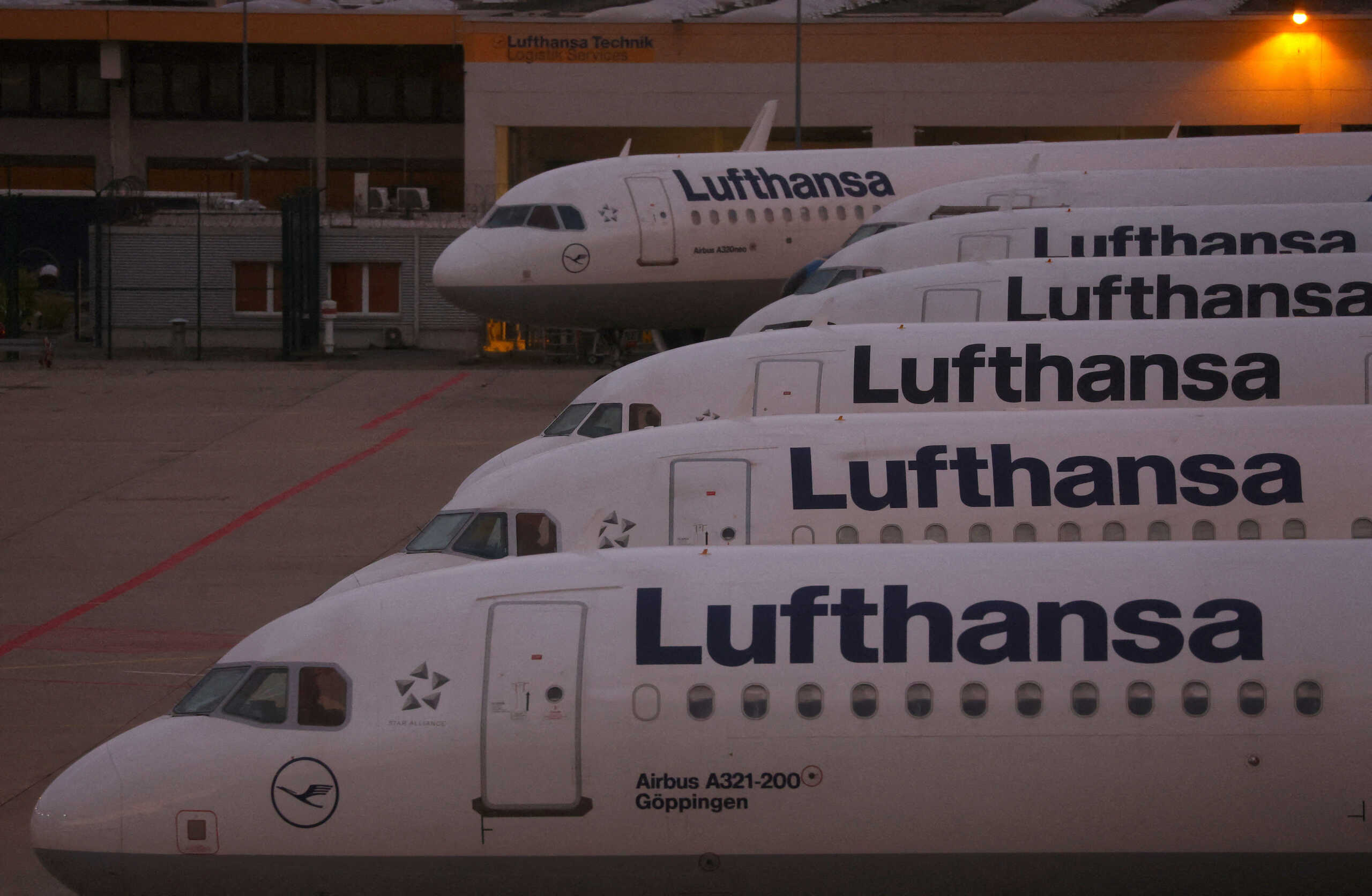 FILE PHOTO: Planes of German carrier Lufthansa at the airport in Frankfurt, Germany September 2, 2022.  REUTERS
