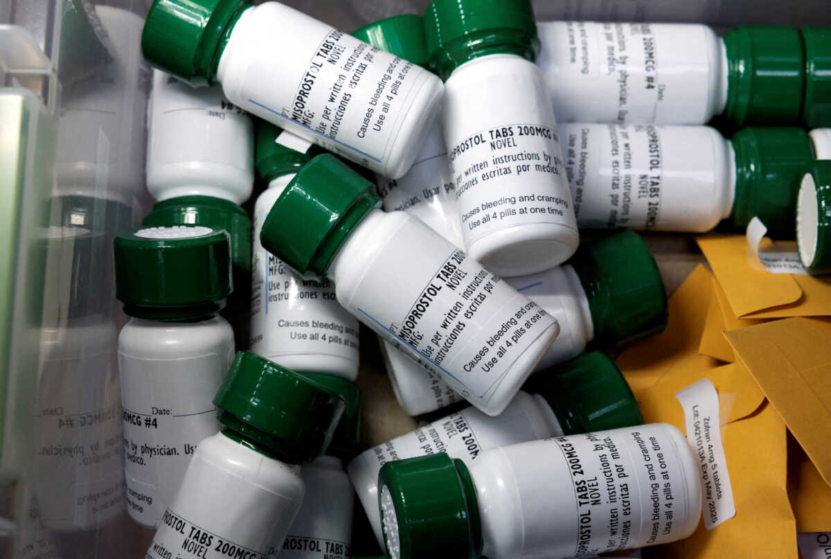 ΗΠΑ: Τα χάπια άμβλωσης θα πωλούνται πλέον στα φαρμακεία – Με απόφαση FDA