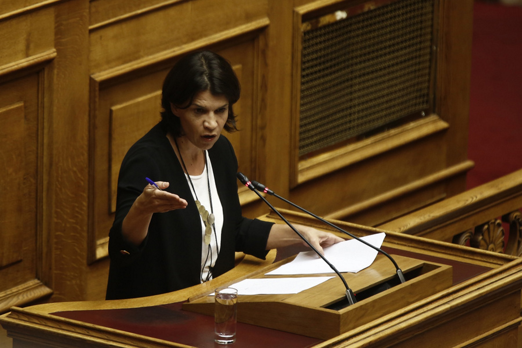 Η βουλευτής του ΣΥΡΙΖΑ Σουλτάνα Ελευθεριάδου, μιλά στην ολομέλεια της Βουλής κατα την συζήτηση του Αναπτυξιακου Νομοσχεδίου,  Πέμπτη 24  Οκτωβρίου 2019.Πραγματοποιείται στην ολομέλεια της Βουλής συζήτηση και ψήφιση επί της αρχής, των άρθρων και του συνόλου του σχεδίου νόμου: «Επενδύω στην Ελλάδα και άλλες διατάξεις». 
 ΑΠΕ ΜΠΕ
