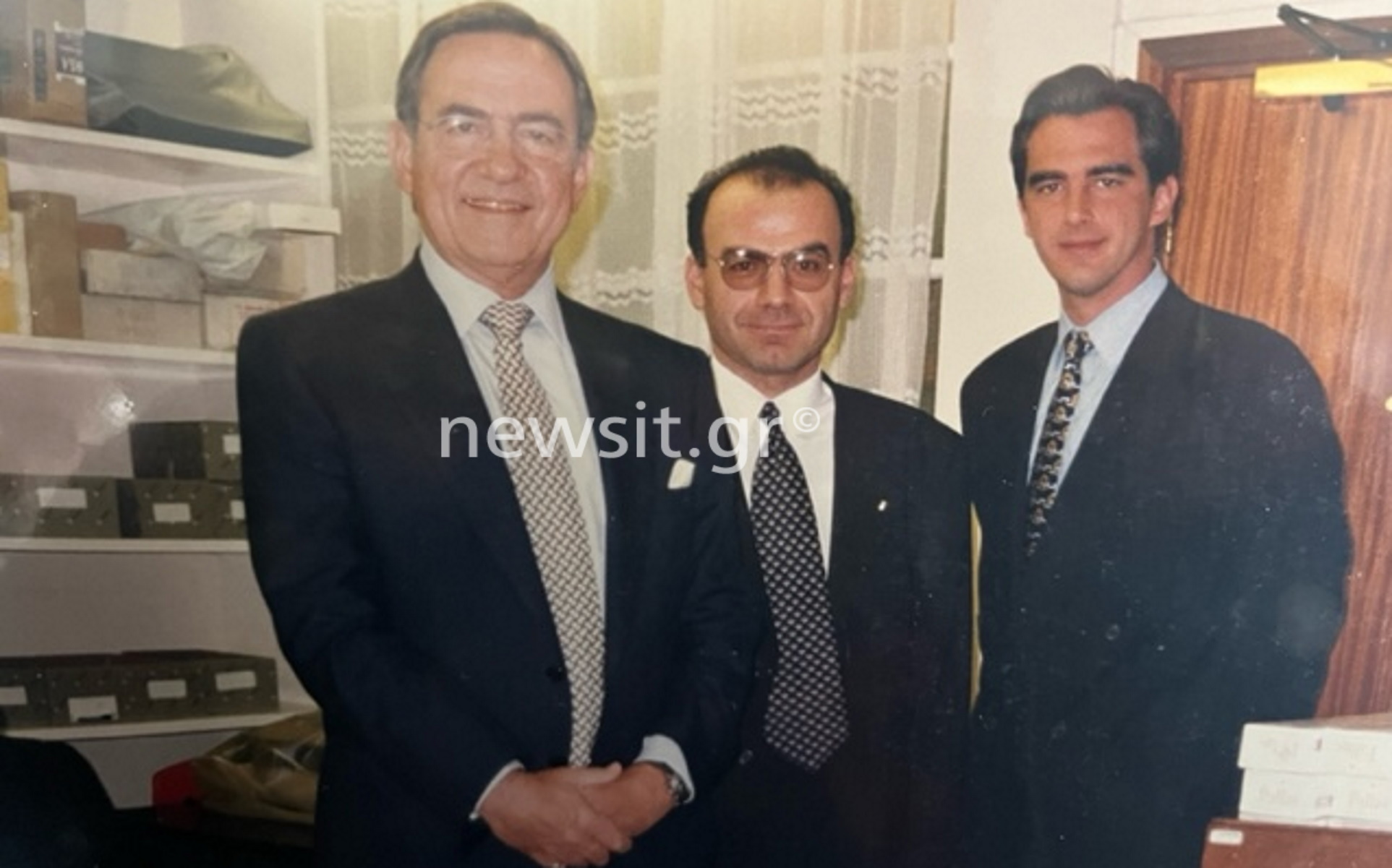 Κηδεία τέως Βασιλιά Κωνσταντίνου: Άνθρωποι από όλη την Ελλάδα έρχονται να πουν το τελευταίο αντίο