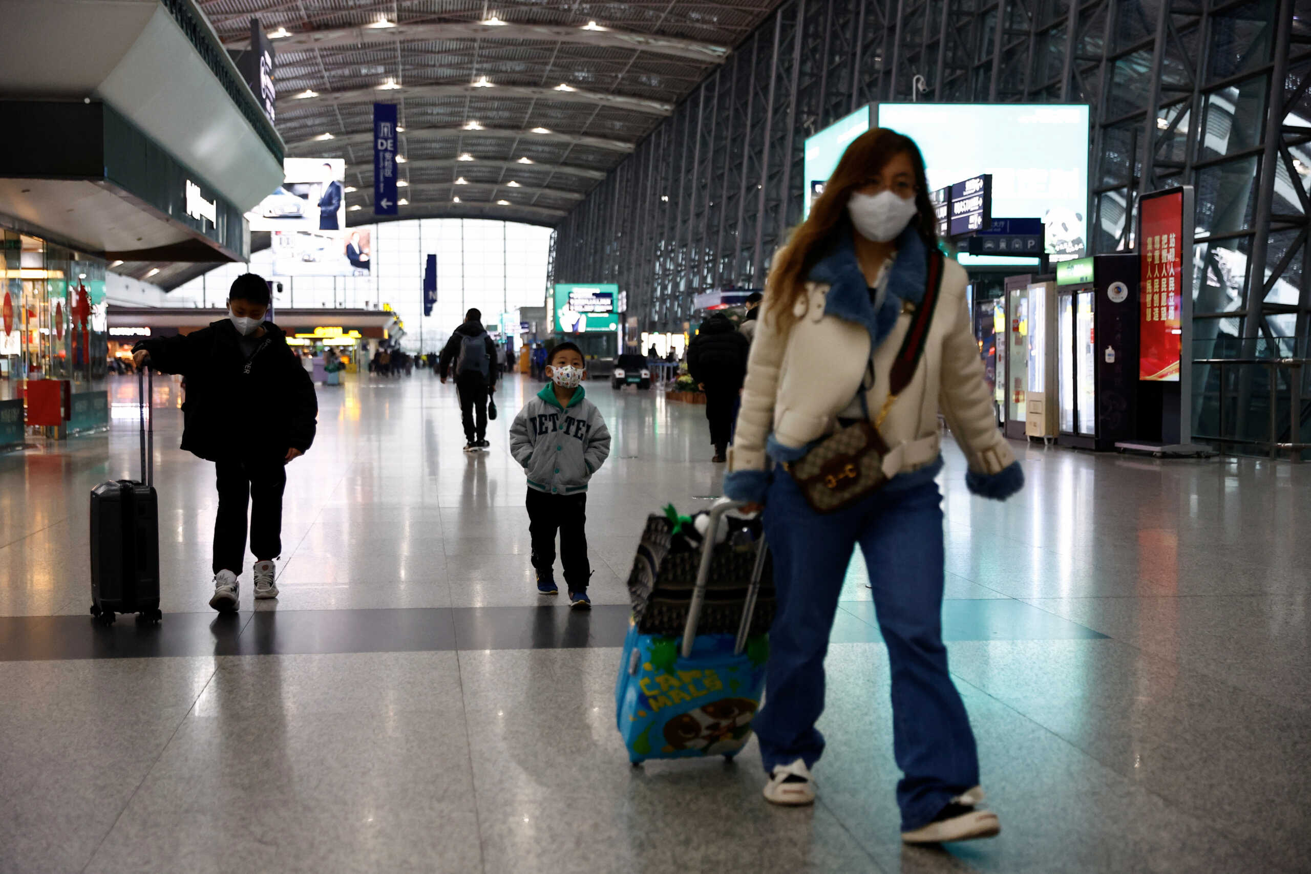 Κορονοϊός: Με αρνητικό τεστ και σύσταση για μάσκα οι ταξιδιώτες από την Κίνα στην Ελλάδα – Όλα τα μέτρα που ανακοίνωσε ο ΕΟΔΥ
