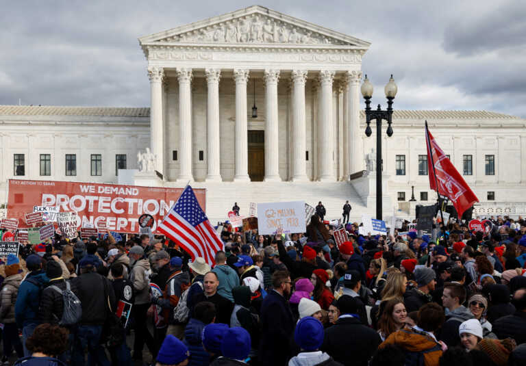 Στις ΗΠΑ διαδηλώνουν ζητώντας ακόμα πιο αυστηρούς νόμους κατά των εκτρώσεων