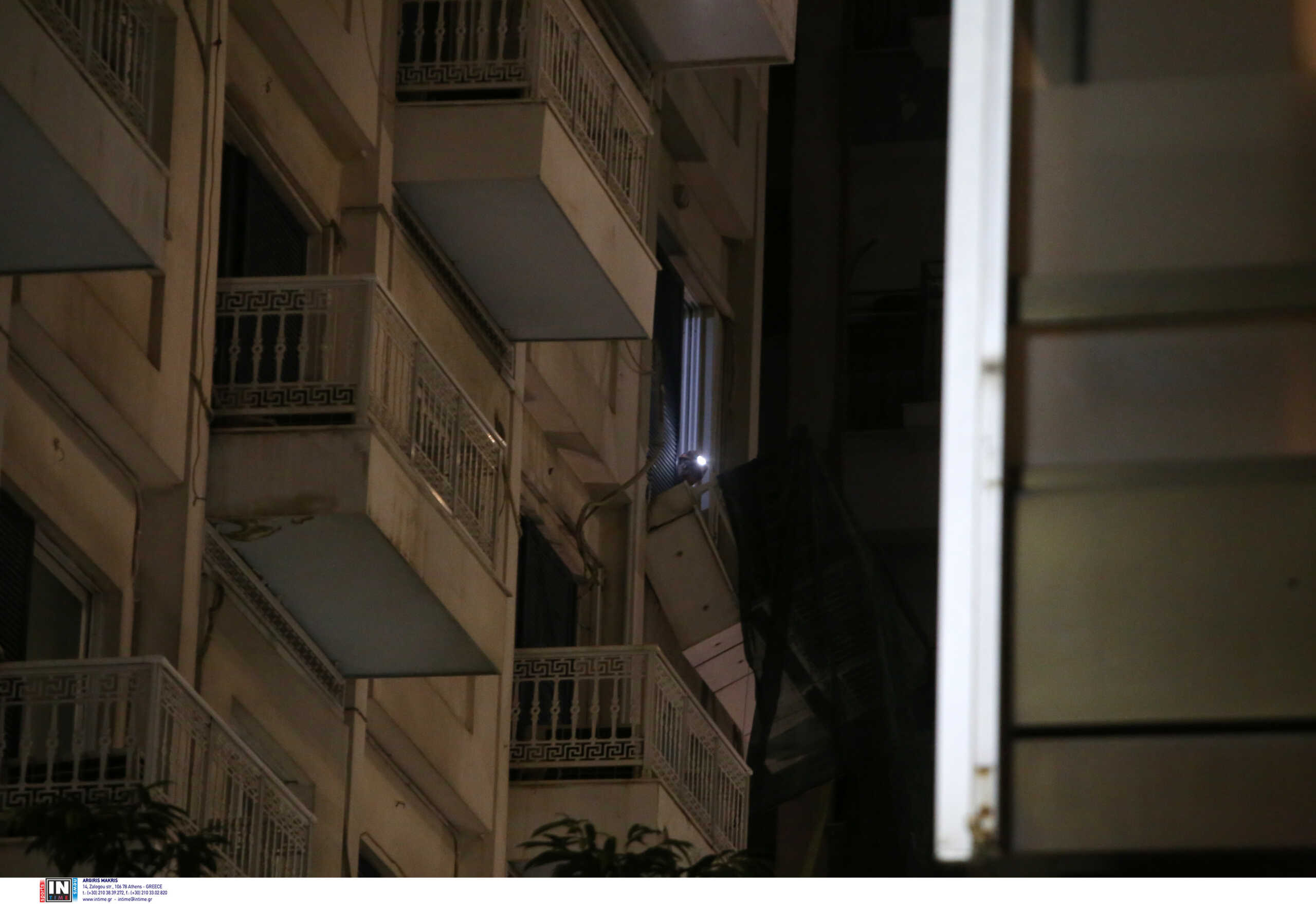 Συγγρού: Ξήλωσαν το μπαλκόνι που κρεμόταν για μέρες σε ξενοδοχείο