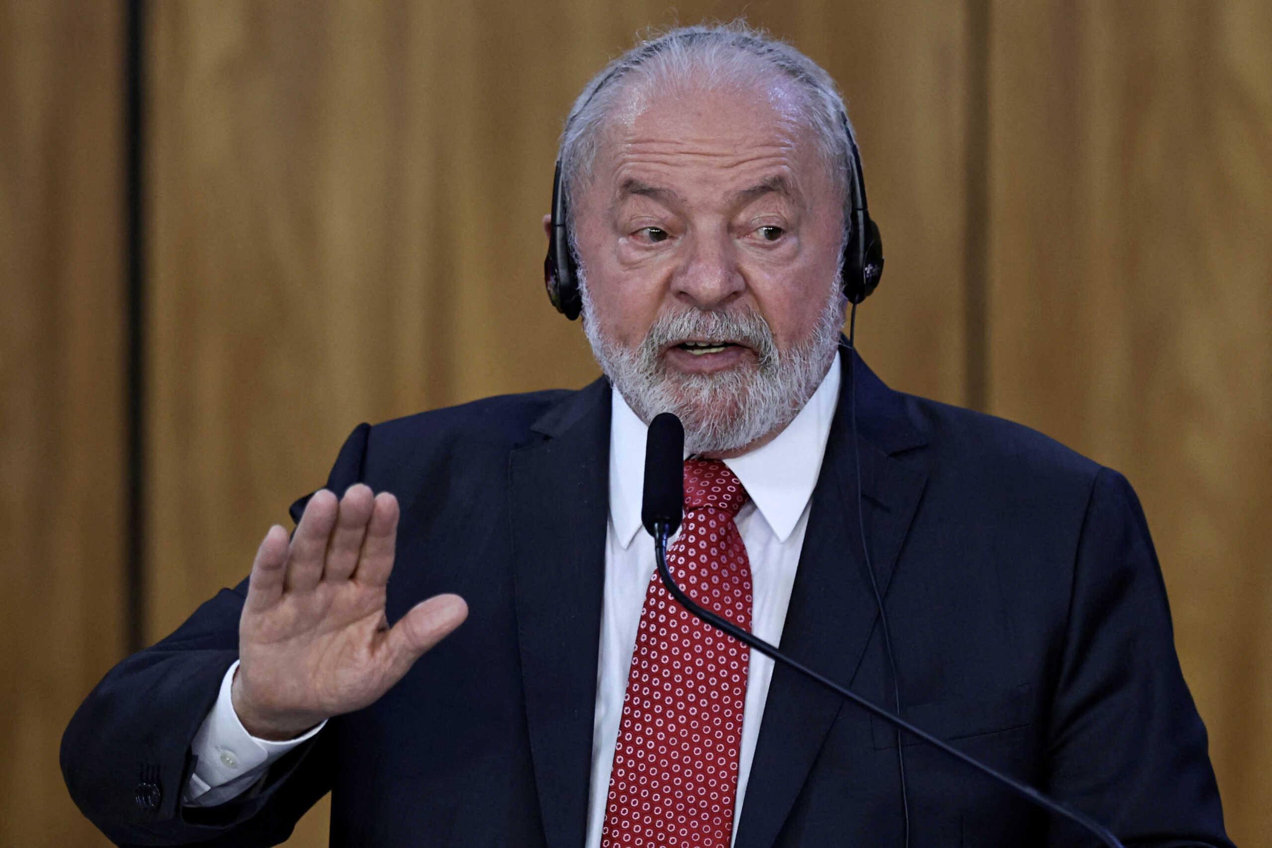 Brazil's President Luiz Inacio Lula da Silva holds a joint news conference with German Chancellor Olaf Scholz at the Planalto Palace, in Brasilia, Brazil January 30, 2023. REUTERS