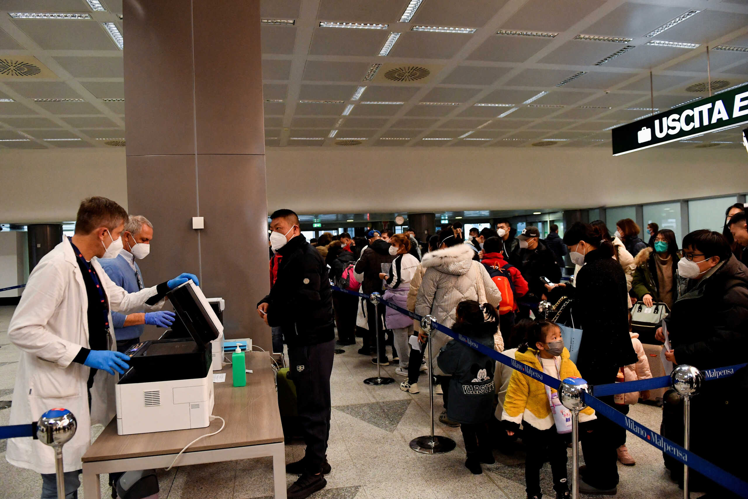 Κορονοϊός: Τεστ στους ταξιδιώτες από την Κίνα αποφάσισε η ΕΕ
