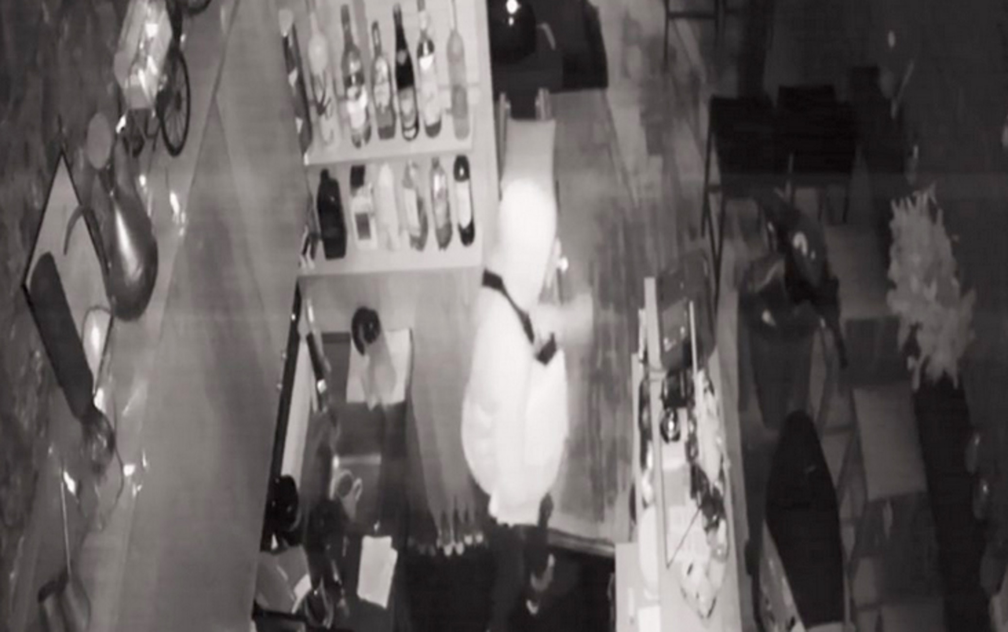 Λάρισα: Βίντεο ντοκουμέντο από  διάρρηξη σε καφετέρια που έκανε τον ιδιοκτήτη έξω φρενών