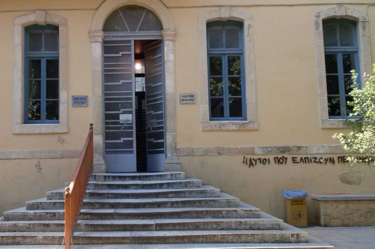 Χανιά: Ξέσπασε σε κλάματα στο δικαστήριο ο μοναδικός μάρτυρας του ομαδικού βιασμού της 20χρονης