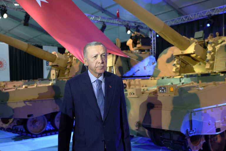 Ερντογάν μαινόμενος κατά Economist που τον αποκάλεσε νταή και δικτάτορα - «Δεν αρκούν οι δηλώσεις Μητσοτάκη»