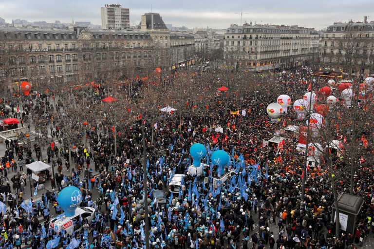 Γαλλία: Χιλιάδες απεργοί στους δρόμους για την αύξηση στο όριο συνταξιοδότησης – Επεισόδια στο Παρίσι
