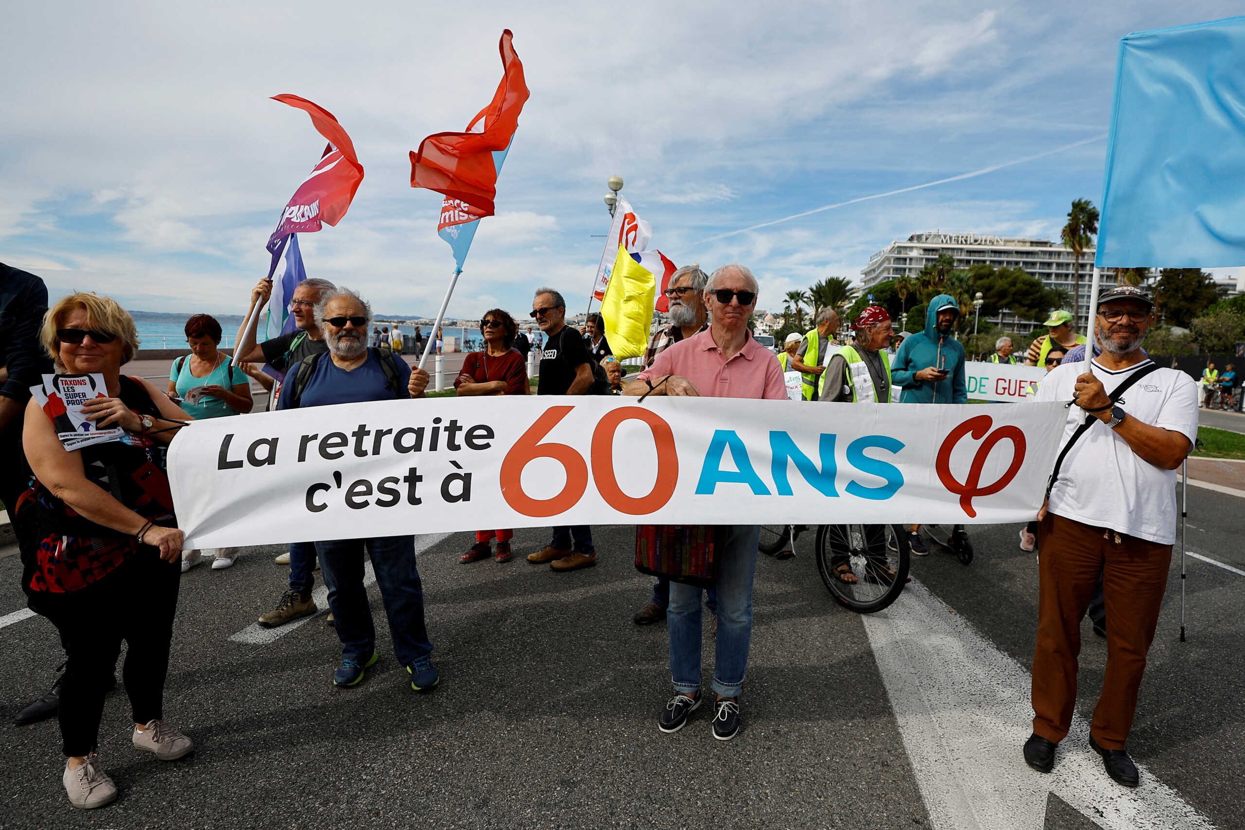 Γαλλία: Αυξάνεται κατά δύο χρόνια η ηλικία συνταξιοδότησης – Στόχος η εξοικονόμηση 17,7 δισεκ. ευρώ