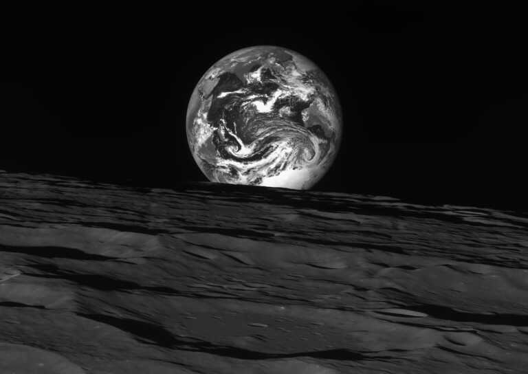 Το σκάφος Danuri της Νότιας Κορέας «έπιασε» εντυπωσιακή εικόνα της Γης από την Σελήνη