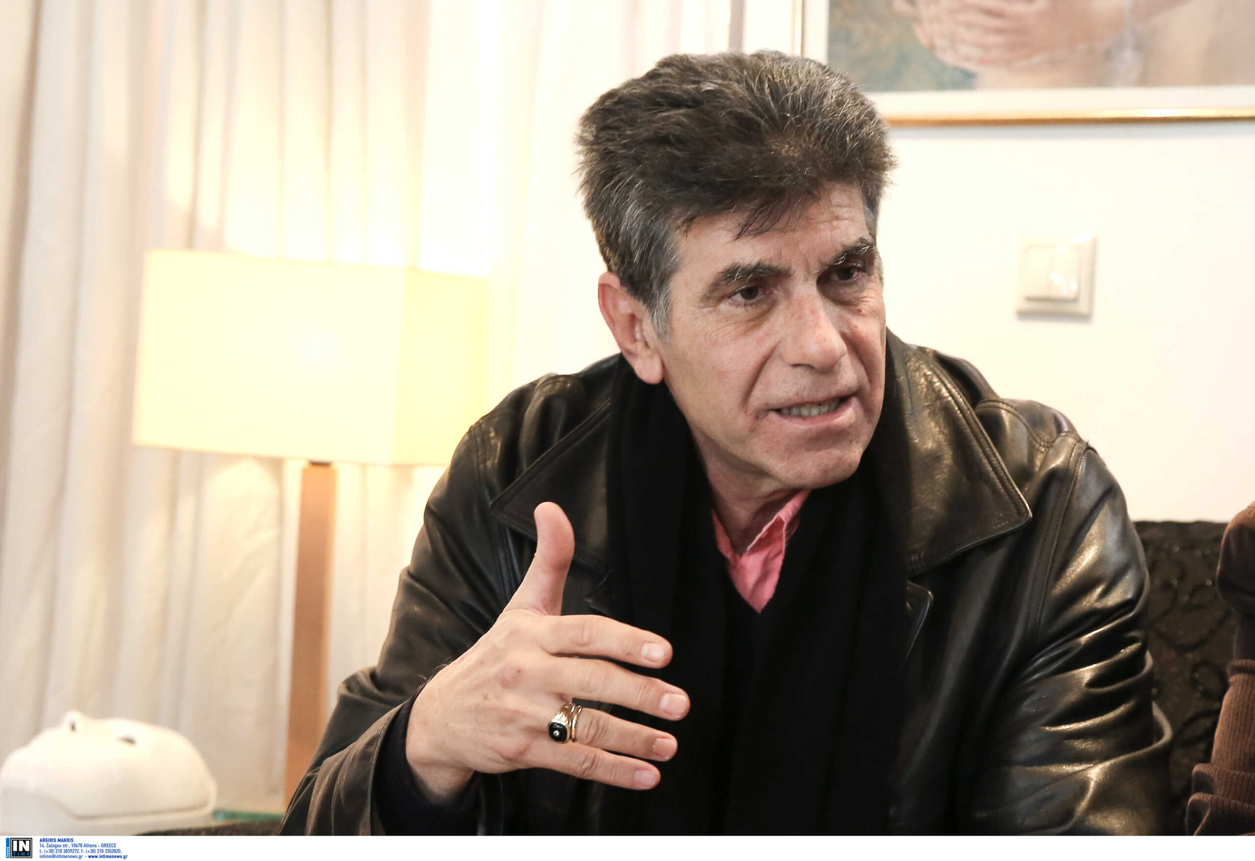 Γιάννης Μπέζος για Πέτρο Φιλιππίδη: «Μη με φέρνετε σε δύσκολη θέση, έλεος»