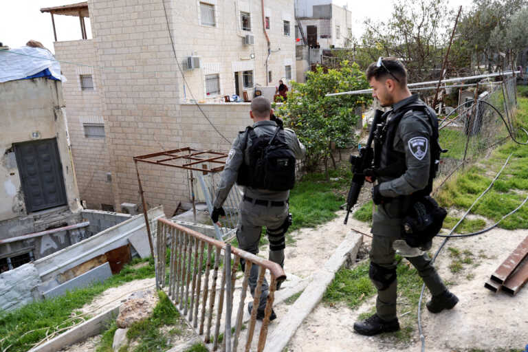 Σφραγίστηκε το σπίτι του 21χρονου ενόπλου της επίθεσης στη συναγωγή του Ισραήλ με 7 νεκρούς