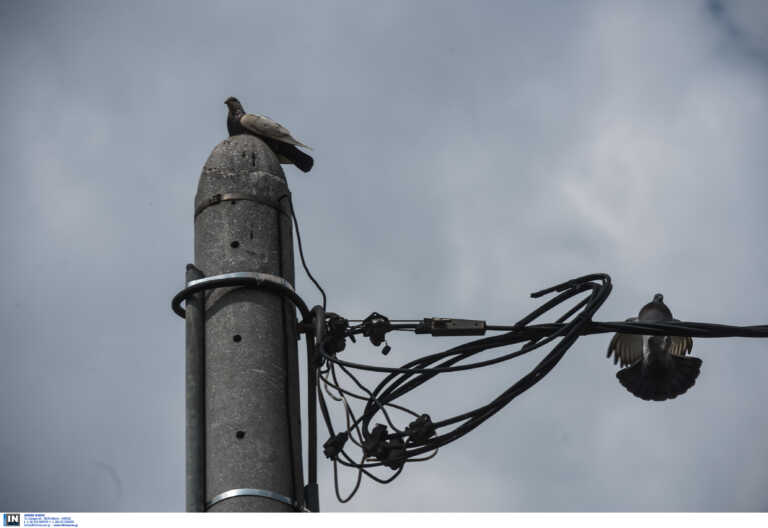 Διακοπή ρεύματος σε Παλαιό Φάληρο και Πειραιά λόγω κακοκαιρίας - Σπίτια χωρίς ηλεκτροδότηση εδώ και 2 ώρες
