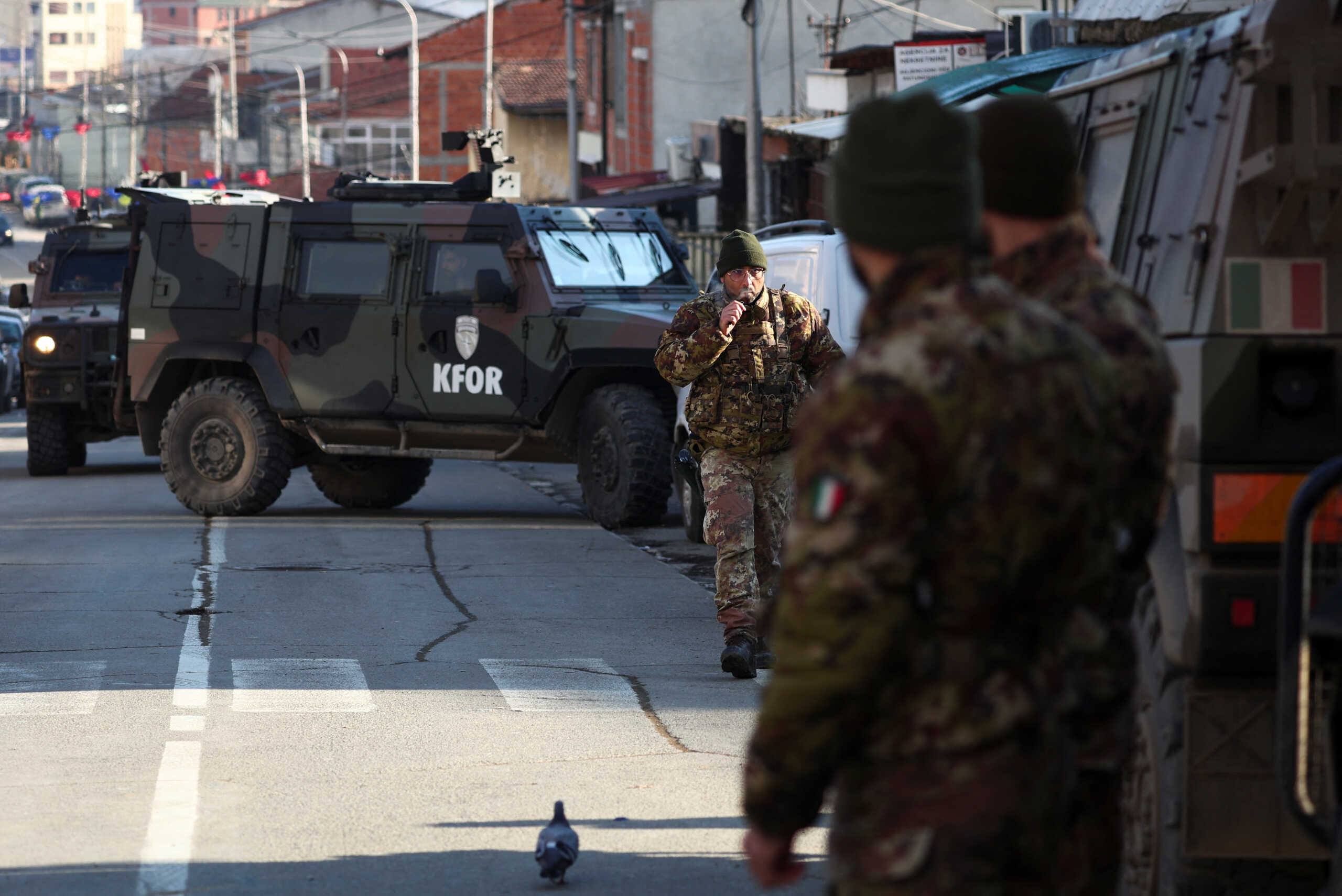 Κόσοβο: Συνελήφθη στρατιώτης γιατί πυροβόλησε και τραυμάτισε δύο νεαρούς Σέρβους