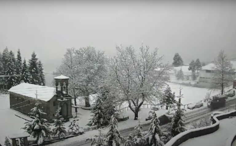 Στα «λευκά» ντύθηκε το Μέτσοβο - Εντυπωσιακό βίντεο του meteo από τη χιονισμένη πόλη