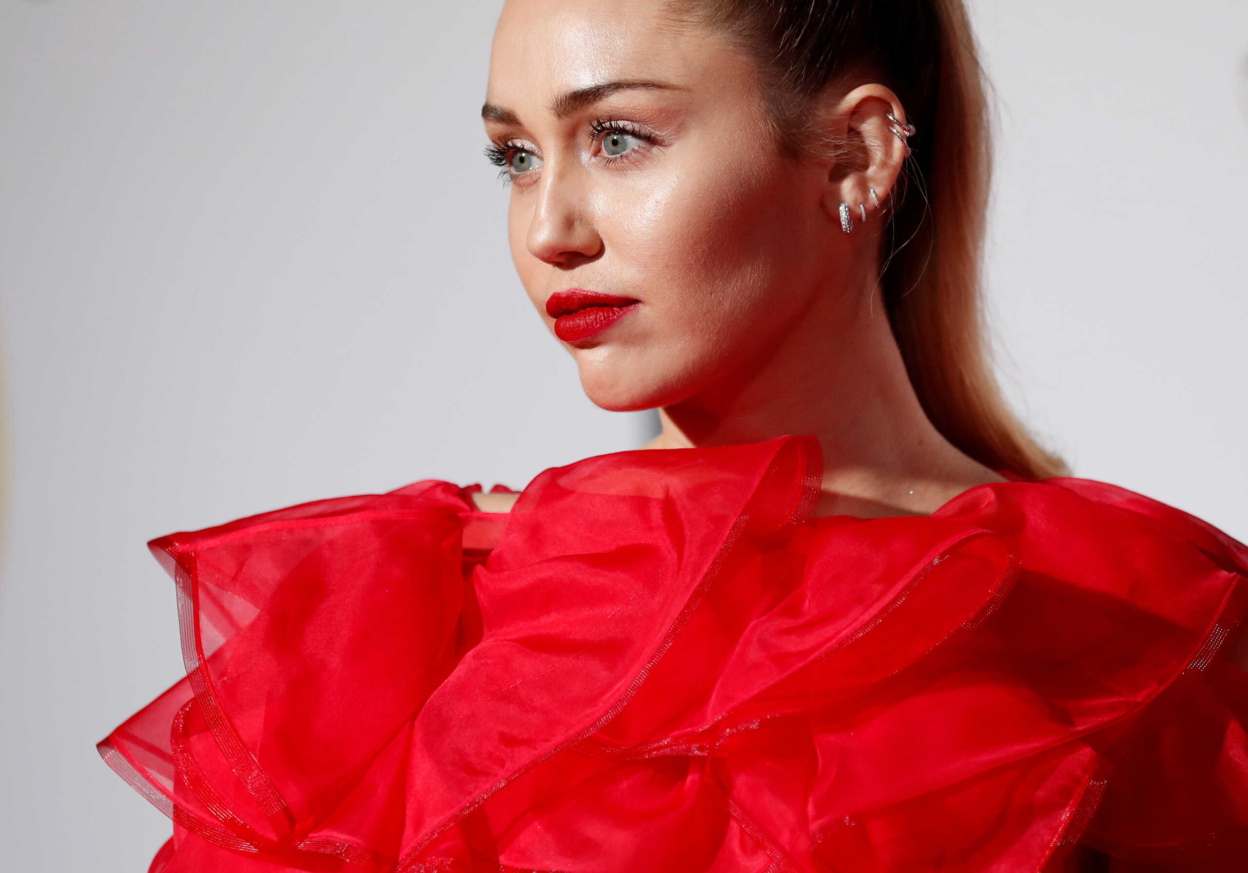 H Miley Cyrus επιστρέφει με νέο τραγούδι