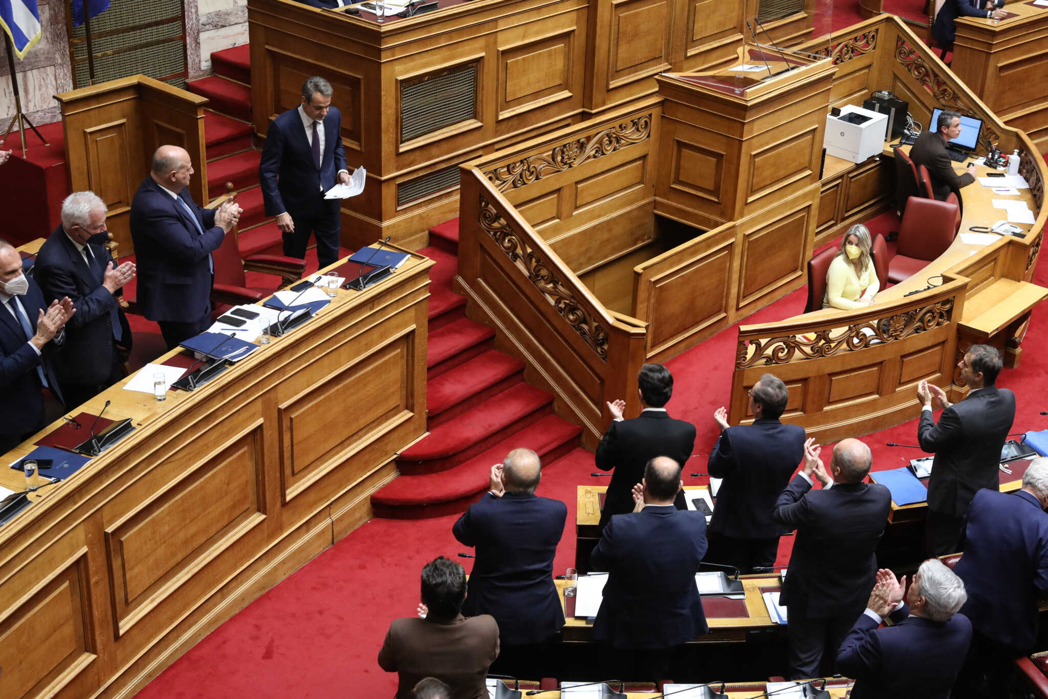 mitsotakis voulh