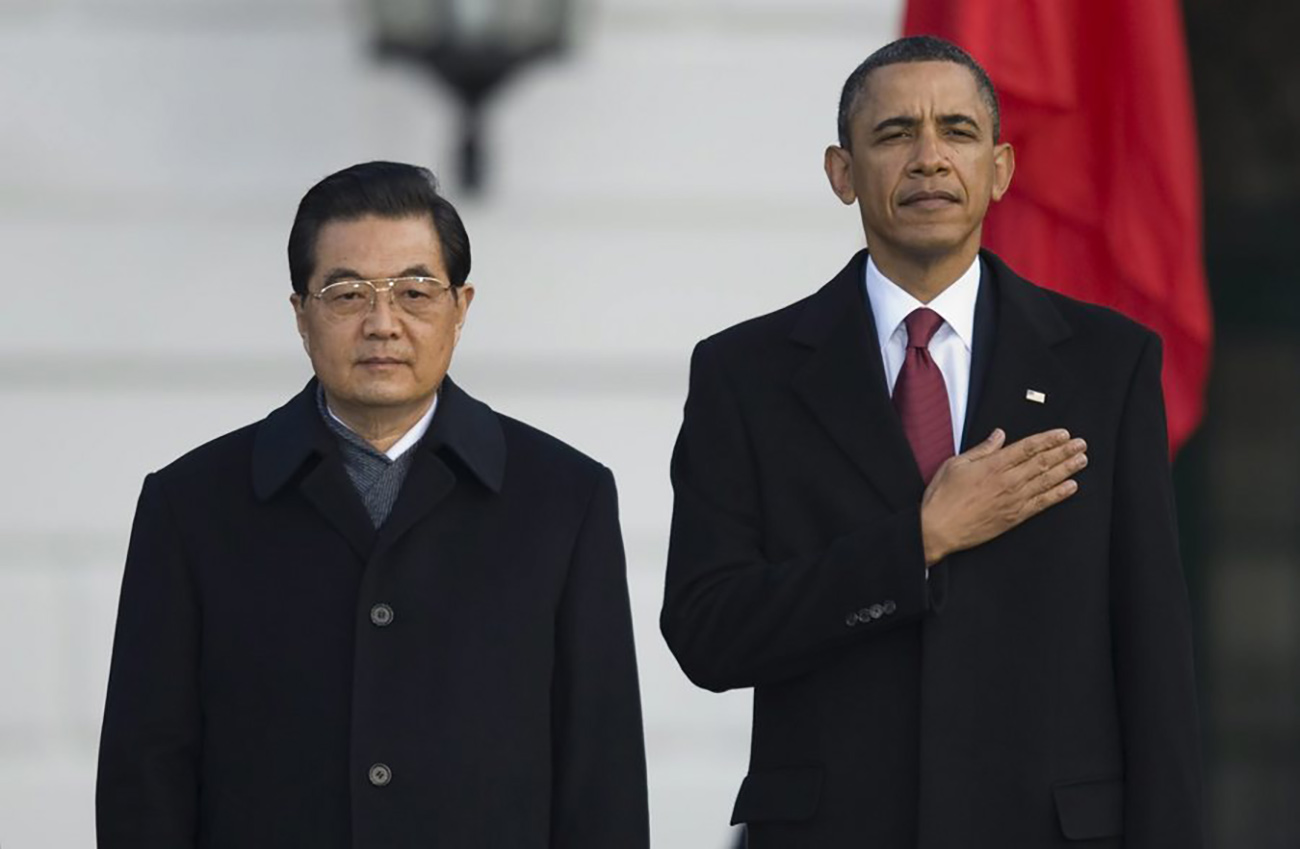 epa02537860 US President Barack Obama welcomes President of China Hu Jintao during a ceremony on the South Lawn of the White House, in Washington DC, USA, 19 January 2011. President Hu is on a state visit to Washington and is expected to discuss trade and international security issues with President Obama.  EPA