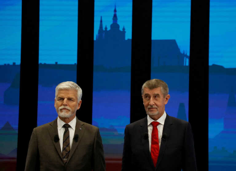 Ξεκινά ο δεύτερος γύρος προεδρικών εκλογών στην Τσεχία - Κοντράρονται οι Πετρ Πάβελ και Αντρέι Μπάμπις